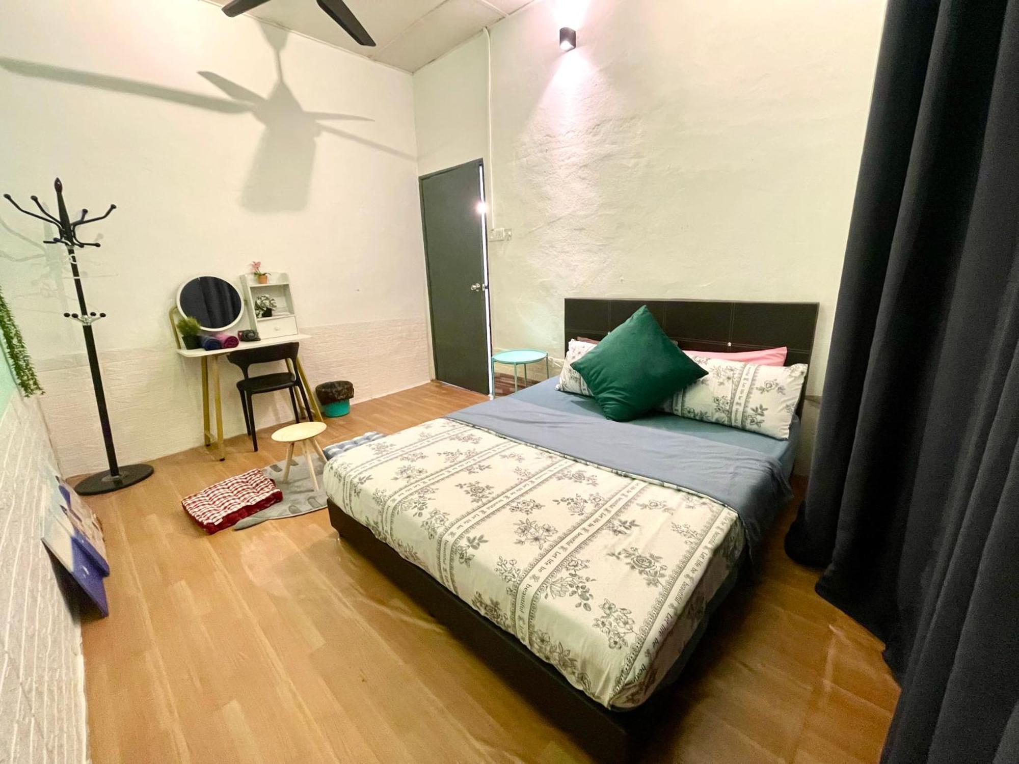 Entire Cozy Home 16 • 3 Bedroom @ Alma บูกิต เมอร์ตาจัม ภายนอก รูปภาพ